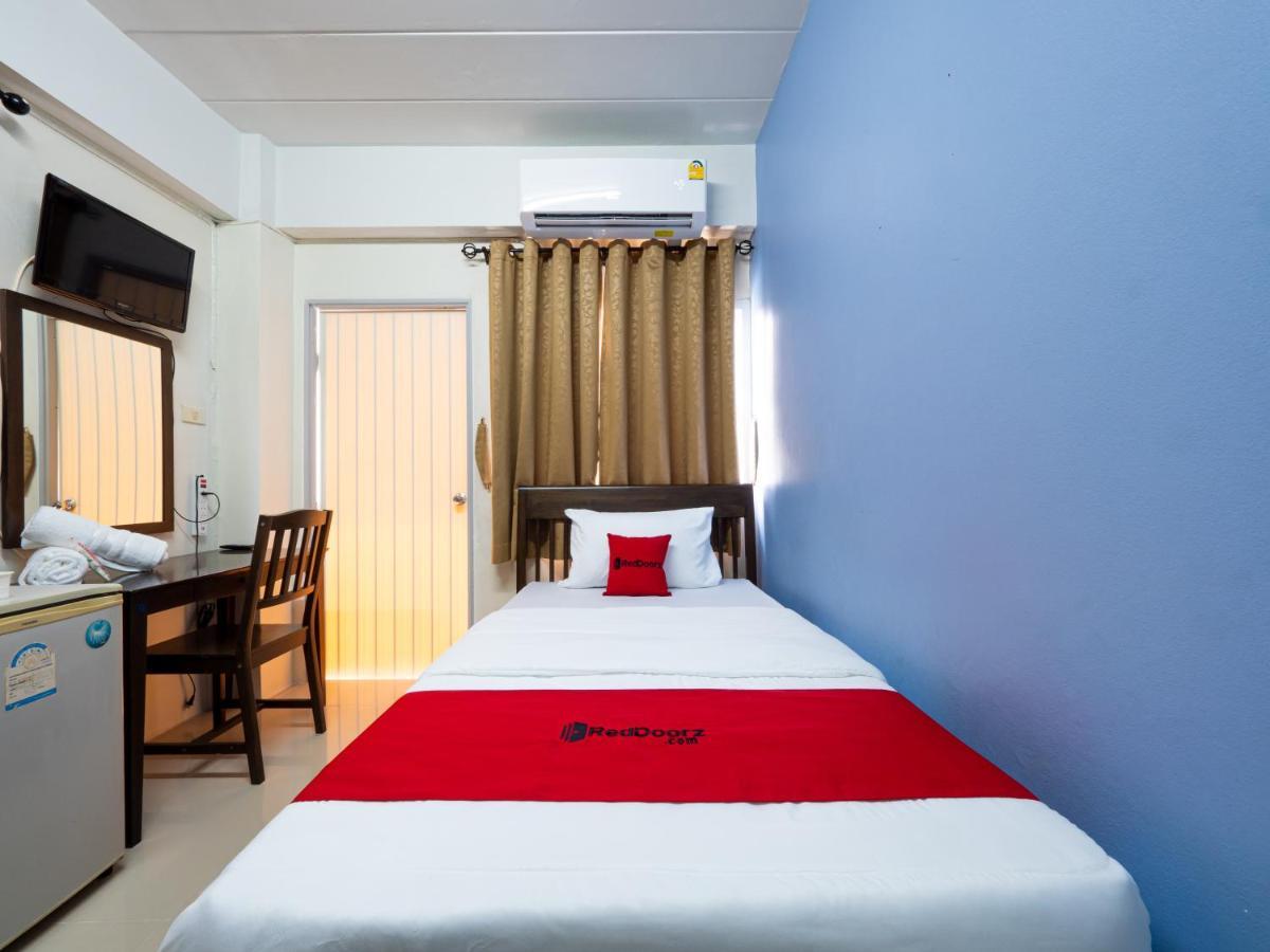 Si Fah At Bangsaen Hotel Ban Rong Khoei Exterior photo