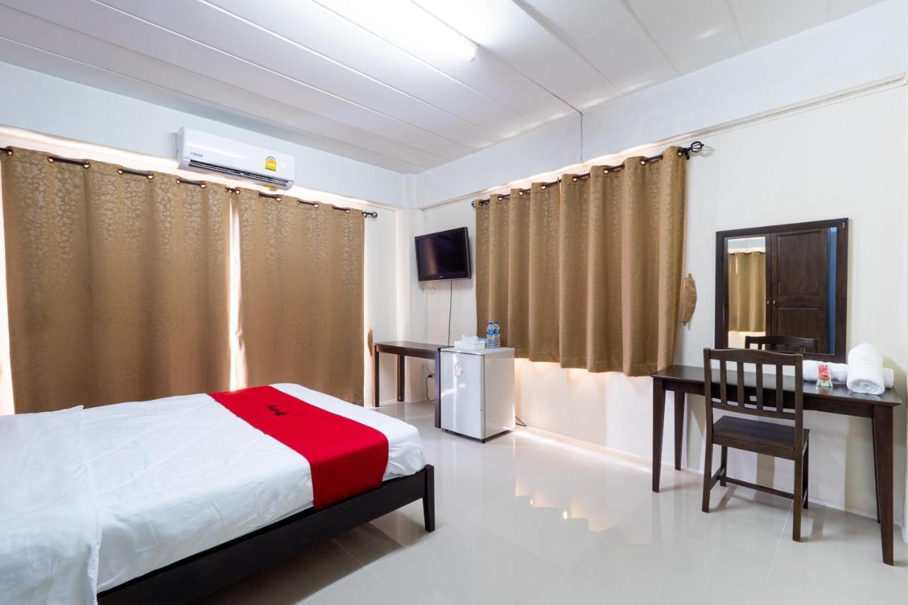 Si Fah At Bangsaen Hotel Ban Rong Khoei Exterior photo