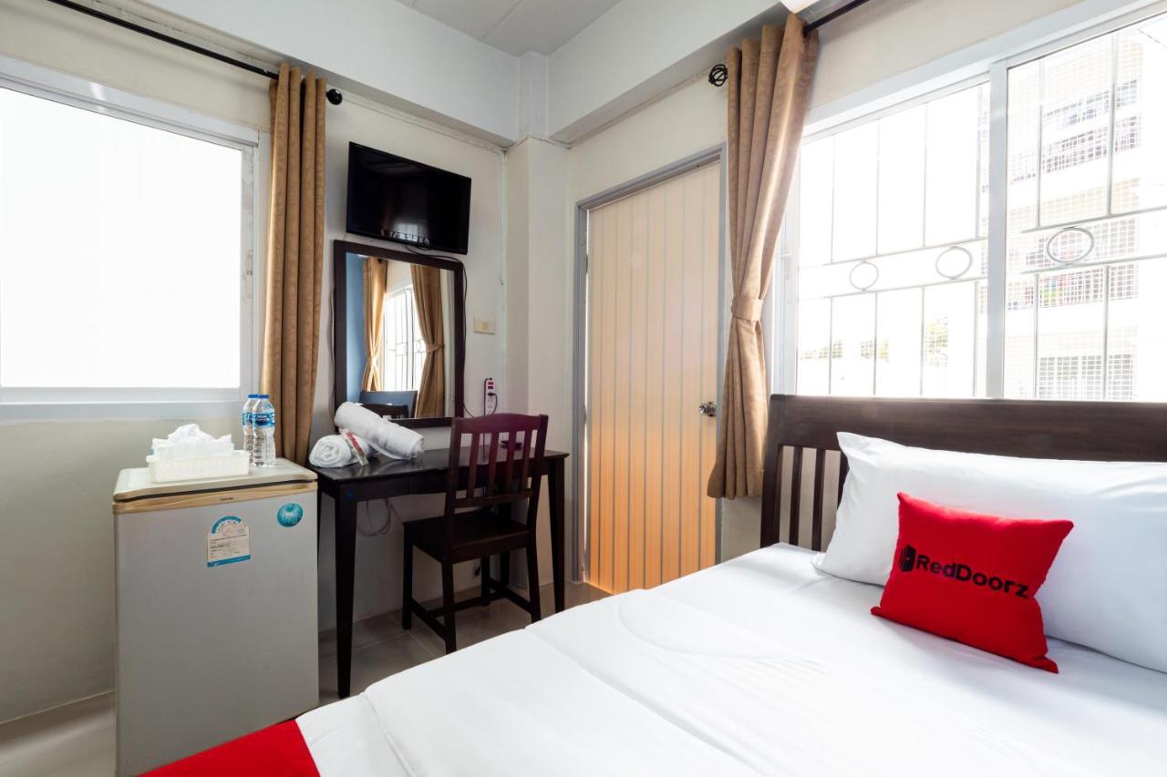 Si Fah At Bangsaen Hotel Ban Rong Khoei Exterior photo