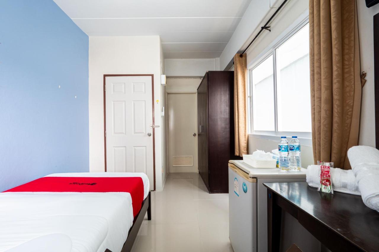 Si Fah At Bangsaen Hotel Ban Rong Khoei Exterior photo